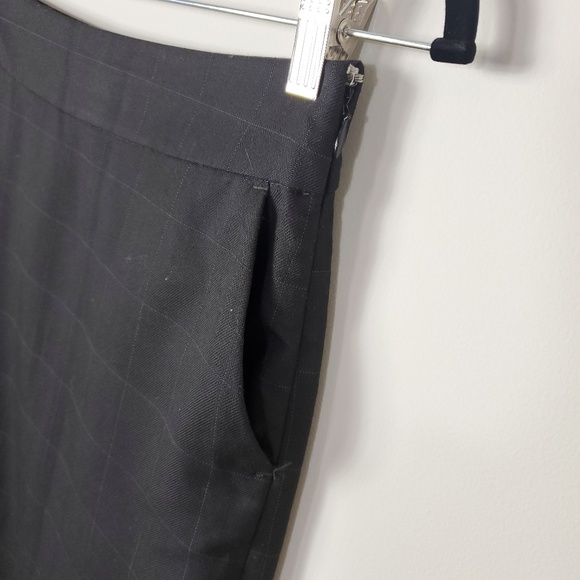 Old Navy Checkered Print Pencil Skirt - Picture 2 of 4